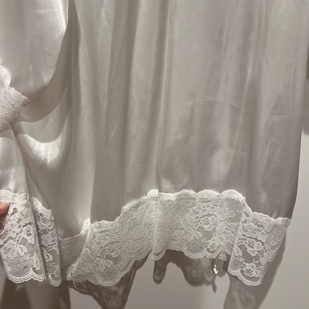 The Bride Wrap Robe - Picture 6 of 10